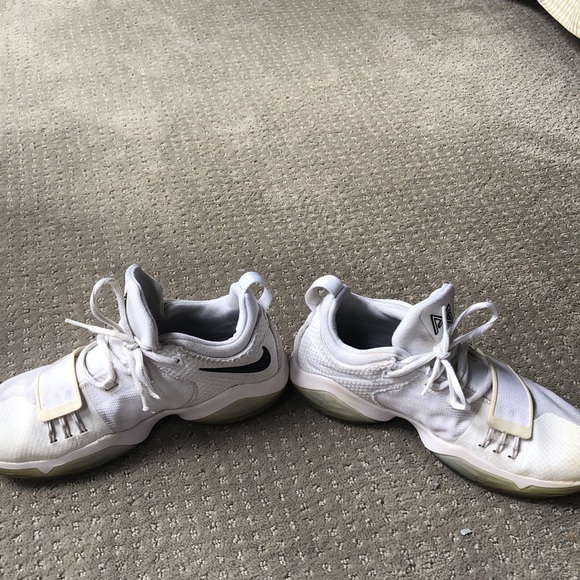 Nike Paul George Basketball Shoes - Picture 6 of 8